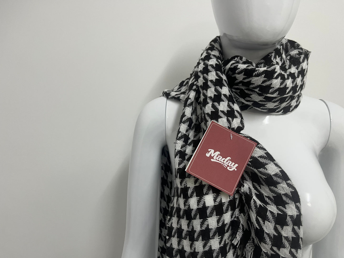 【Maday Houndstooth Fringed Scarf】—— Timeless Elegance for Effortless Styling