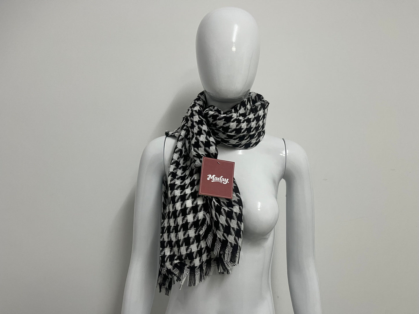 【Maday Houndstooth Fringed Scarf】—— Timeless Elegance for Effortless Styling