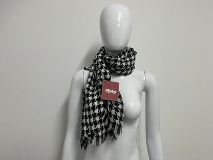 【Maday Houndstooth Fringed Scarf】—— Timeless Elegance for Effortless Styling