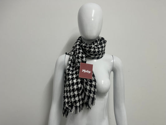 【Maday Houndstooth Fringed Scarf】—— Timeless Elegance for Effortless Styling