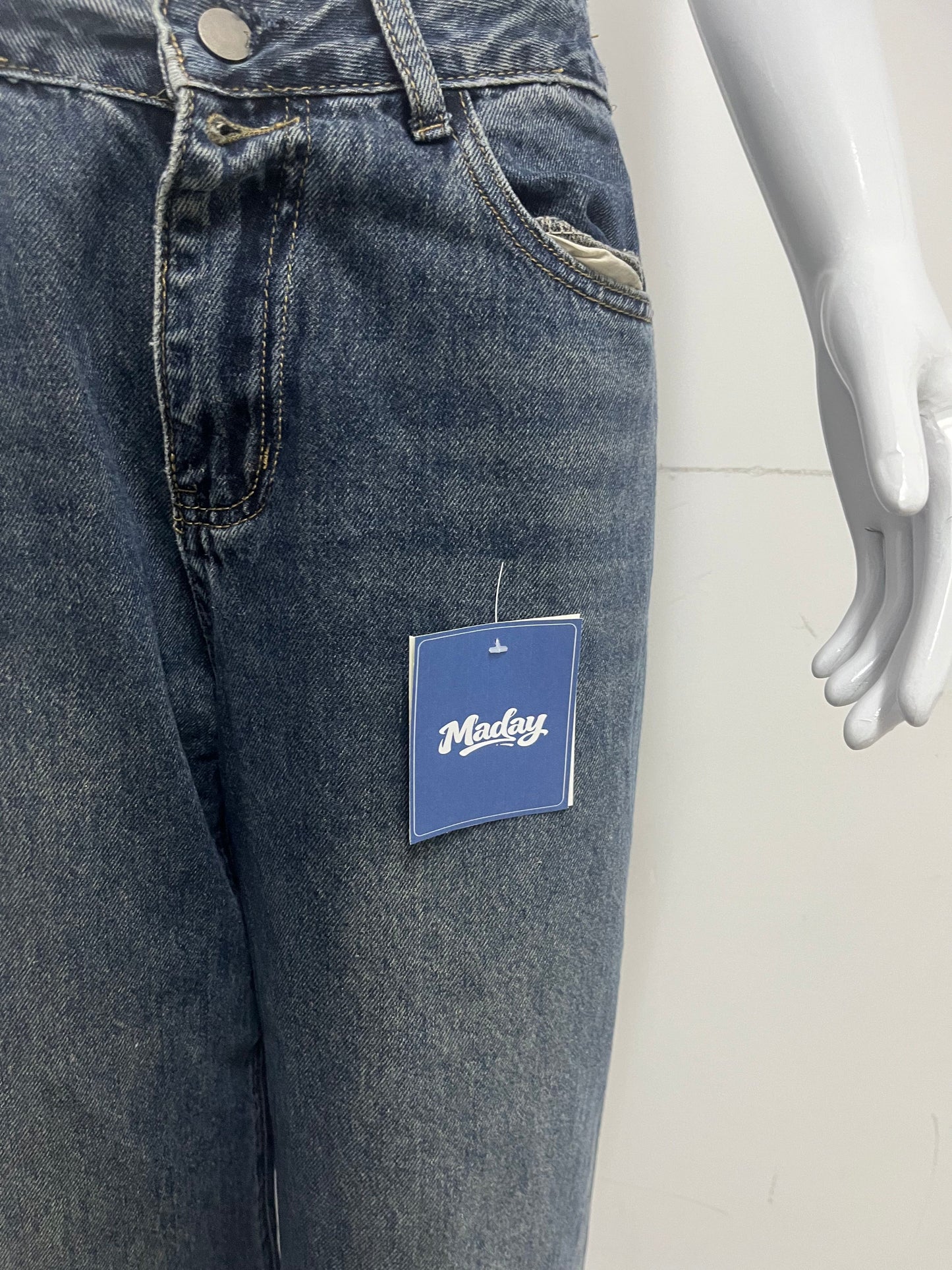【Maday Vintage Wide-Leg Jeans】—— Timeless Retro Style for Effortless Everyday Wear