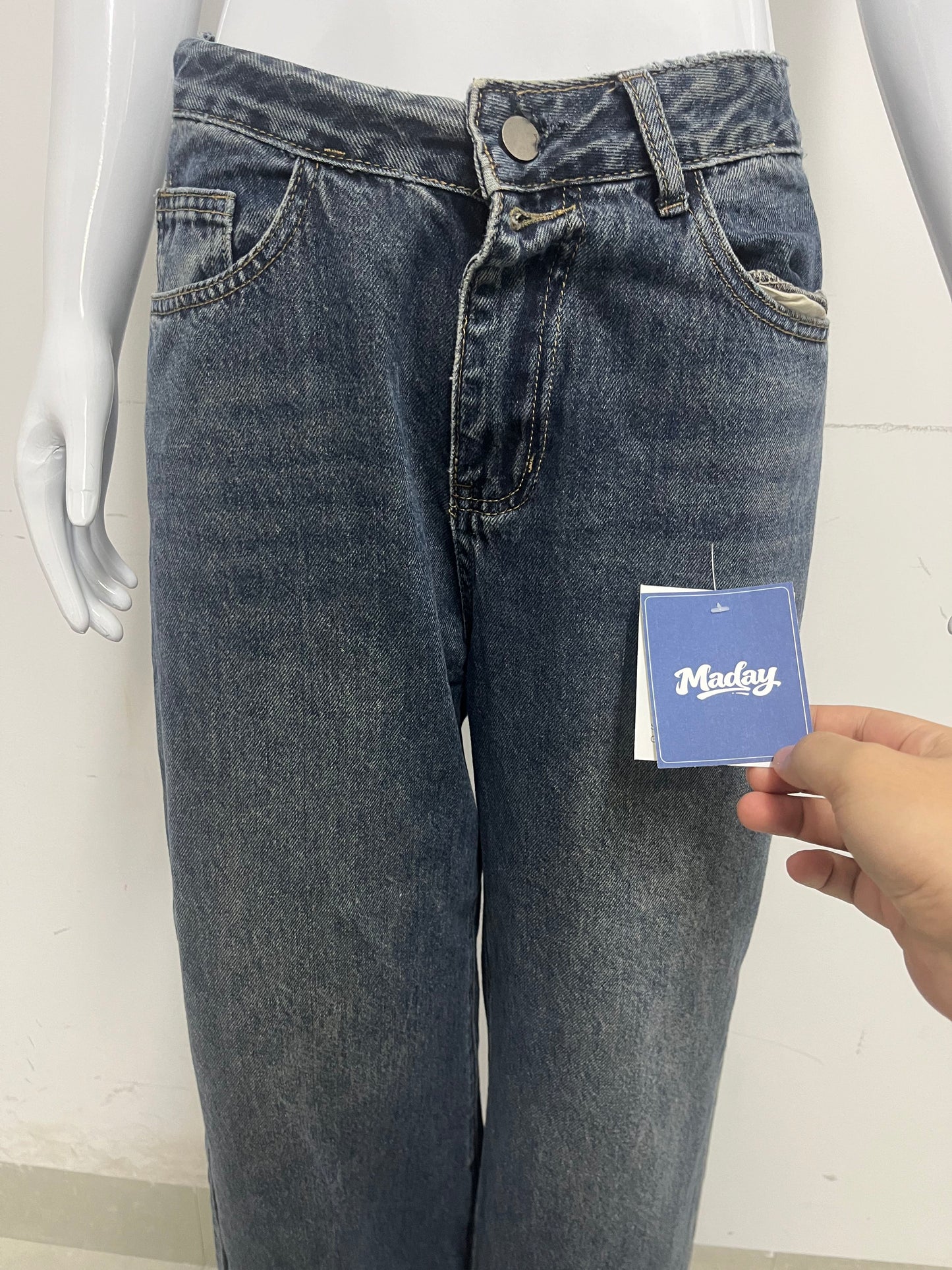【Maday Vintage Wide-Leg Jeans】—— Timeless Retro Style for Effortless Everyday Wear