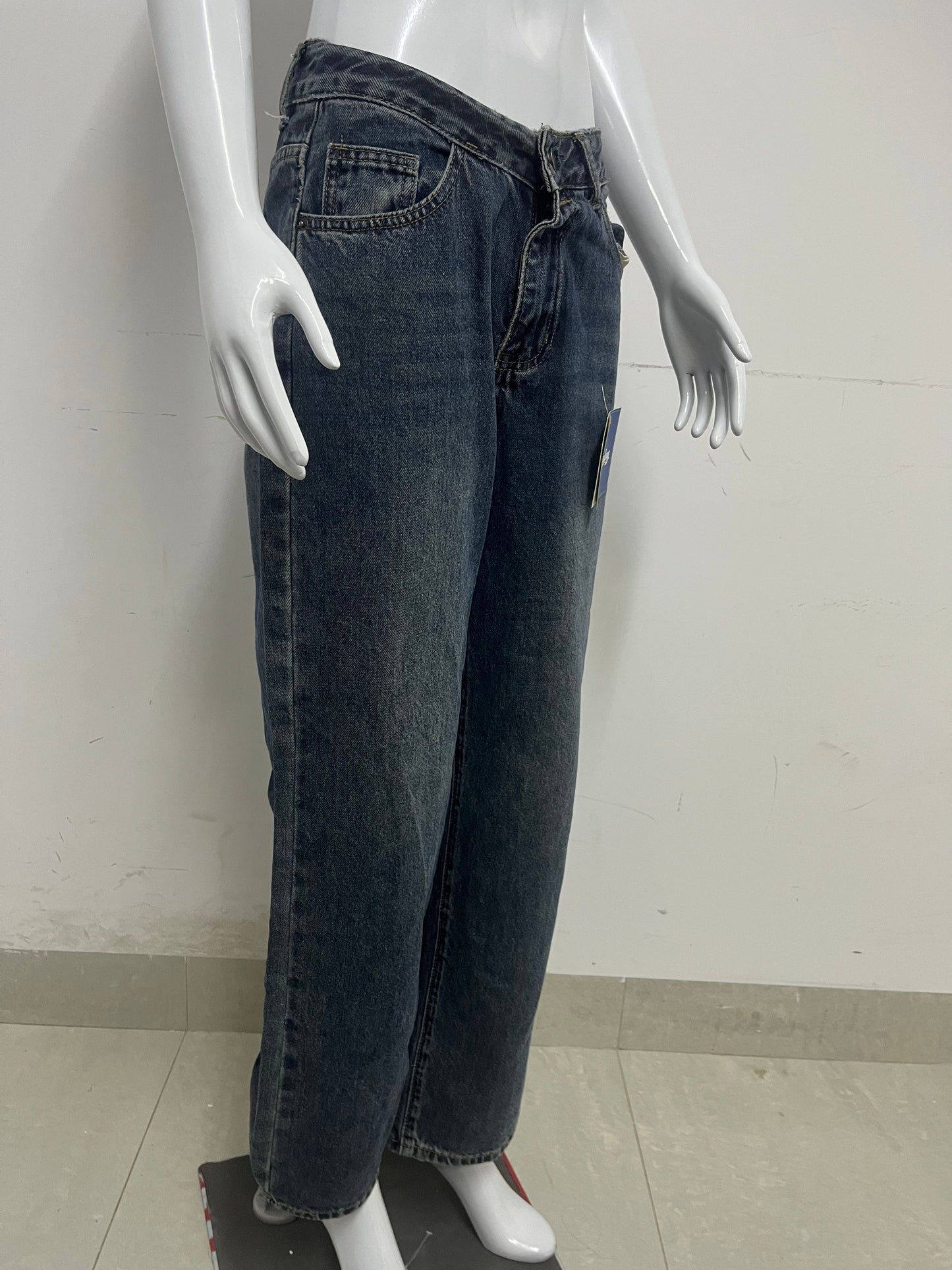【Maday Vintage Wide-Leg Jeans】—— Timeless Retro Style for Effortless Everyday Wear