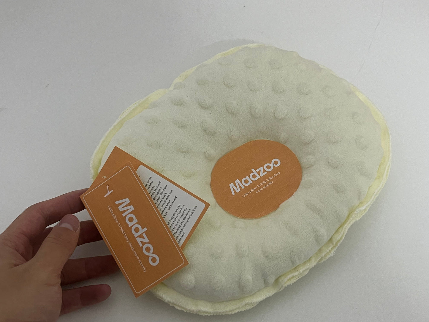 【Madzoo Donut-Shaped Baby Neck Pillow】—— Gentle Support for Comfortable Rest