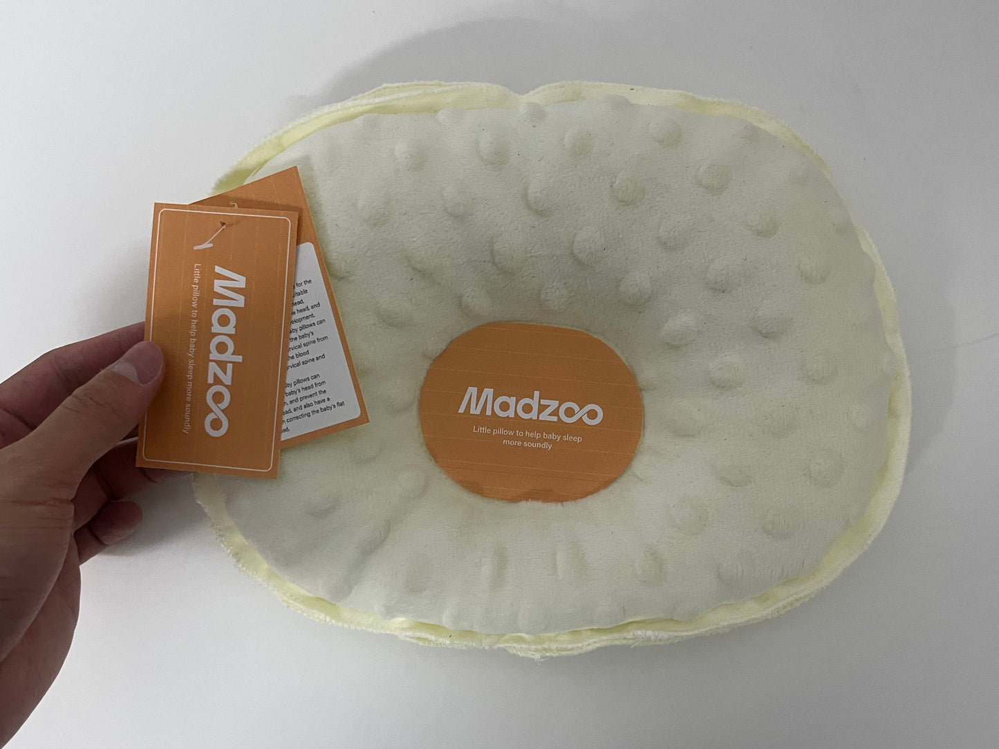 【Madzoo Donut-Shaped Baby Neck Pillow】—— Gentle Support for Comfortable Rest