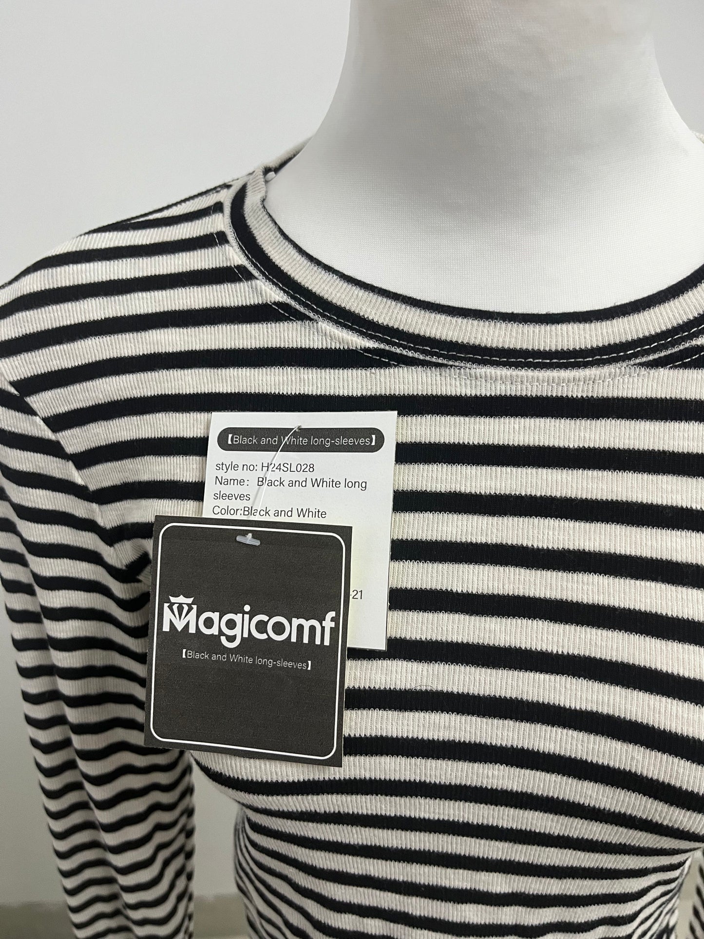 Magicomf Black & White Striped Drawstring Cropped Long-Sleeve Top