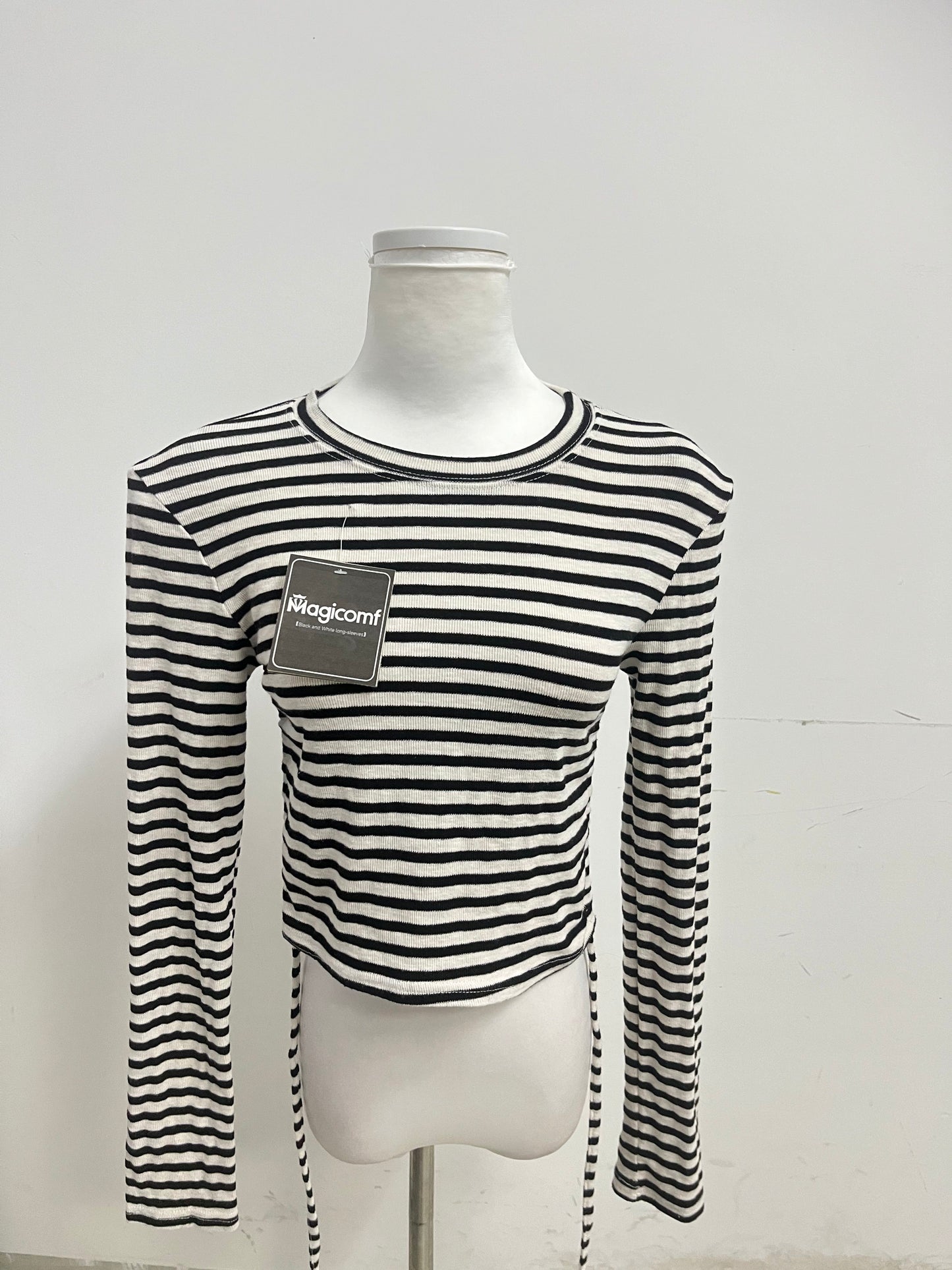 Magicomf Black & White Striped Drawstring Cropped Long-Sleeve Top