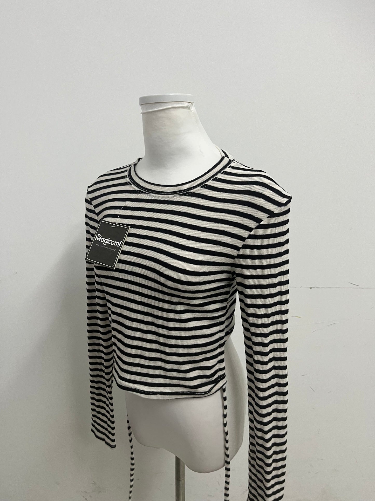 Magicomf Black & White Striped Drawstring Cropped Long-Sleeve Top