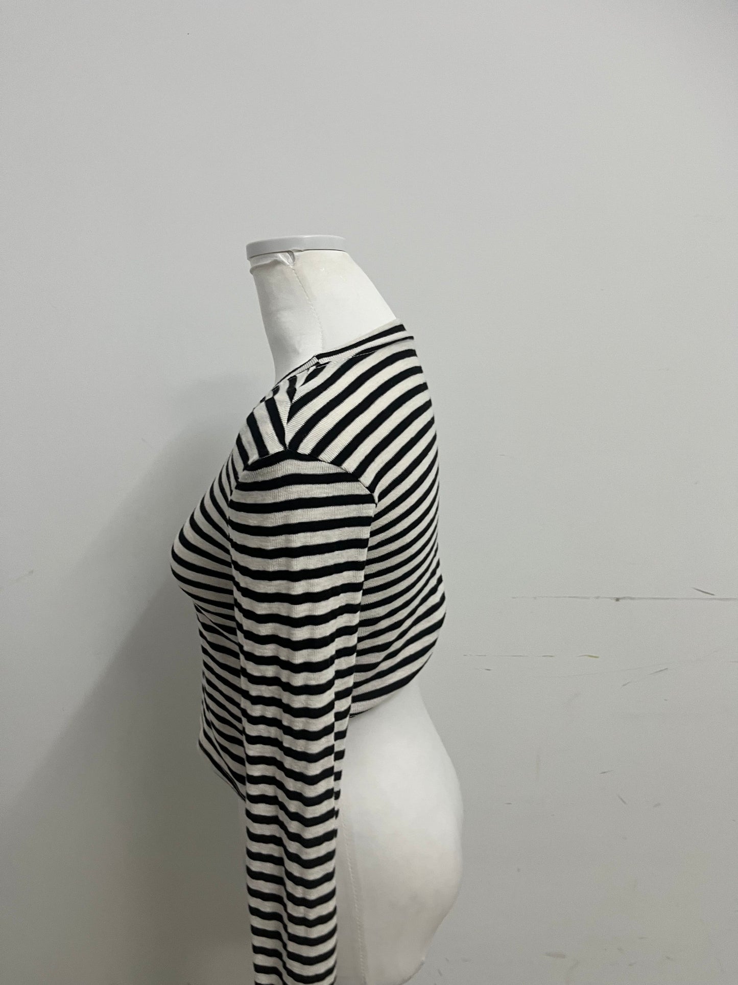 Magicomf Black & White Striped Drawstring Cropped Long-Sleeve Top