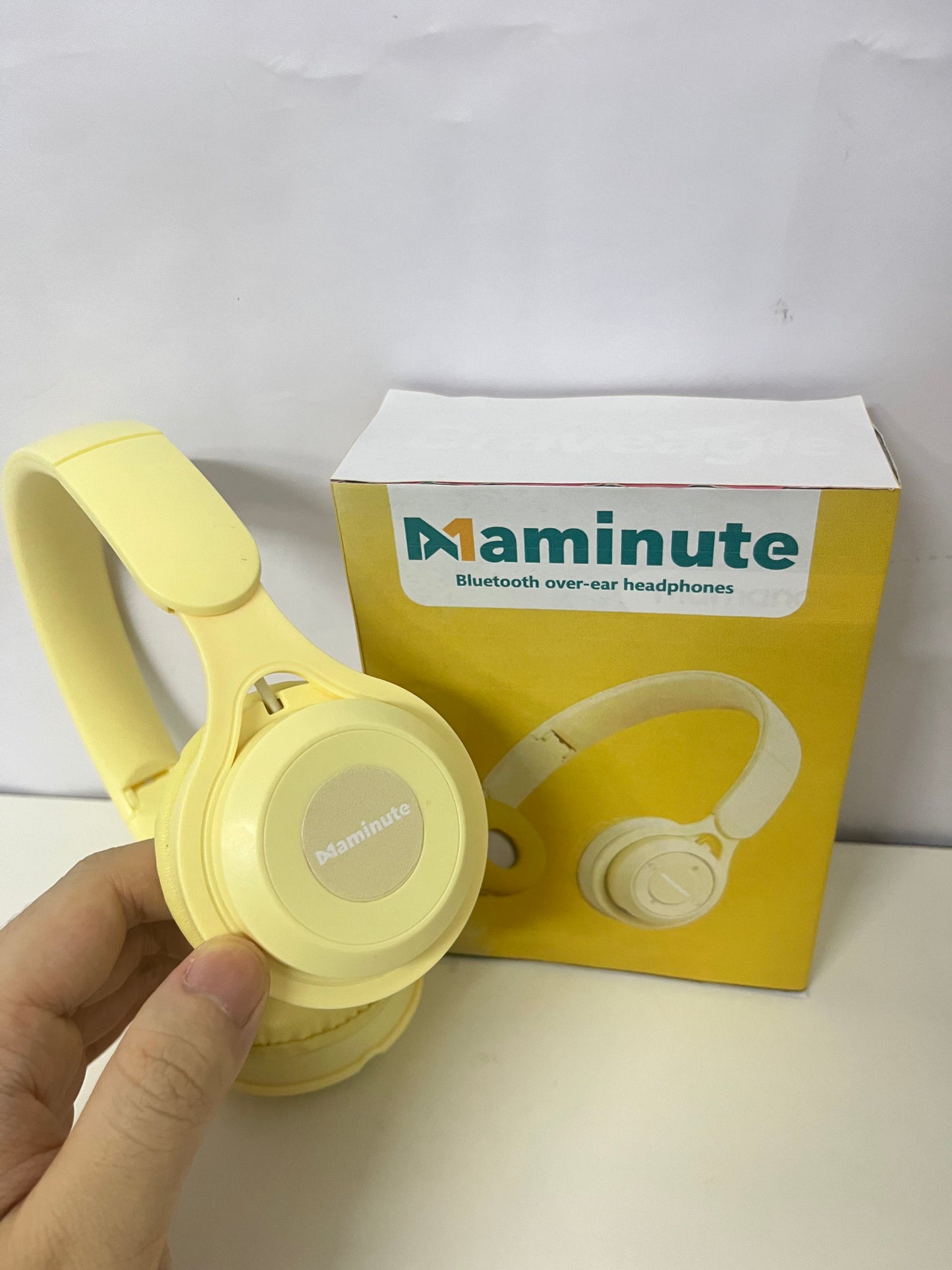 【Maminute Bluetooth Over-Ear Headphones】—— Stylish Audio Companion for Daily Life