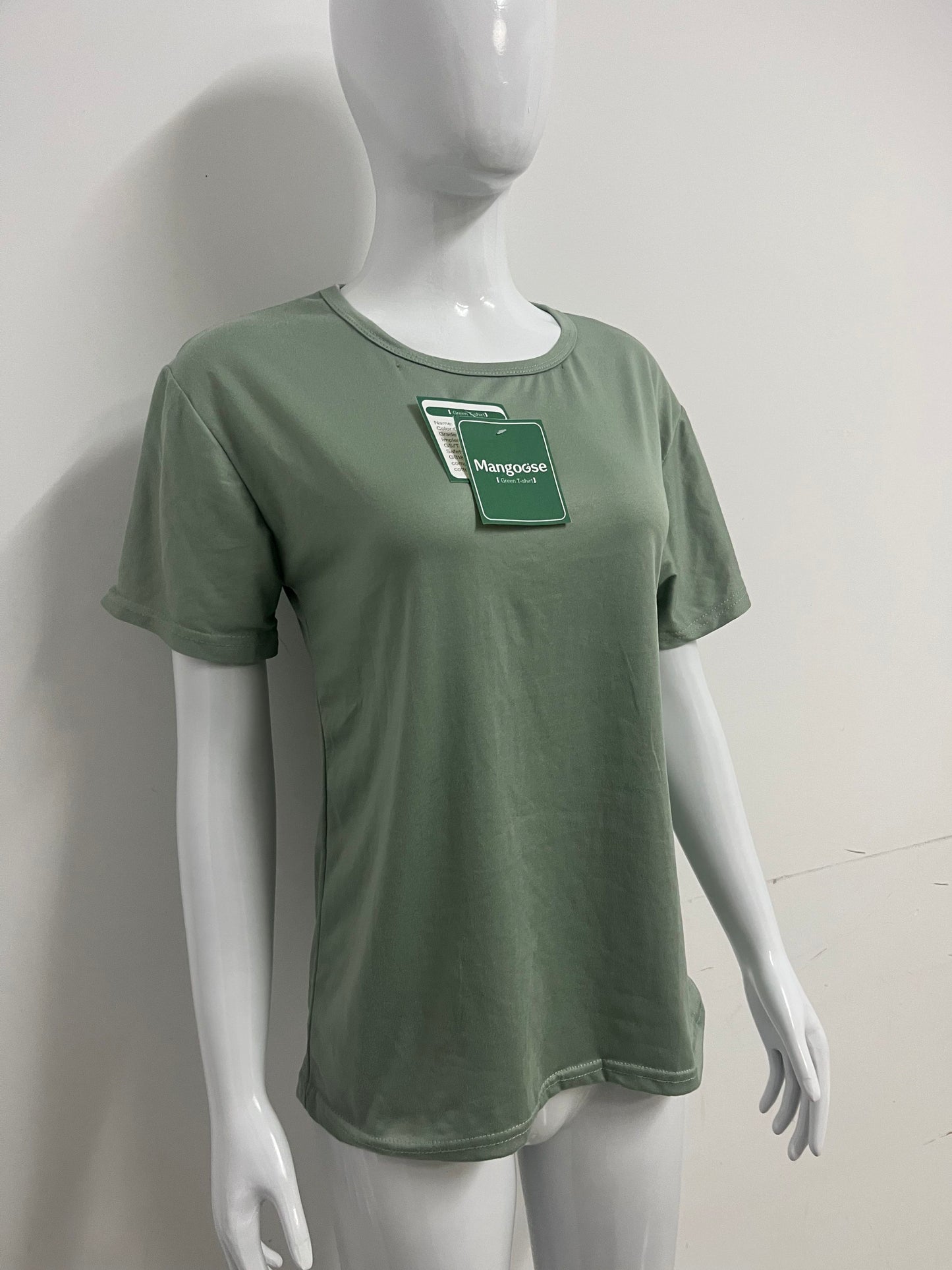 【Mangoose Relaxed-Fit Crew Neck T-shirt】—— Everyday Comfort with a Subtle Pop of Color