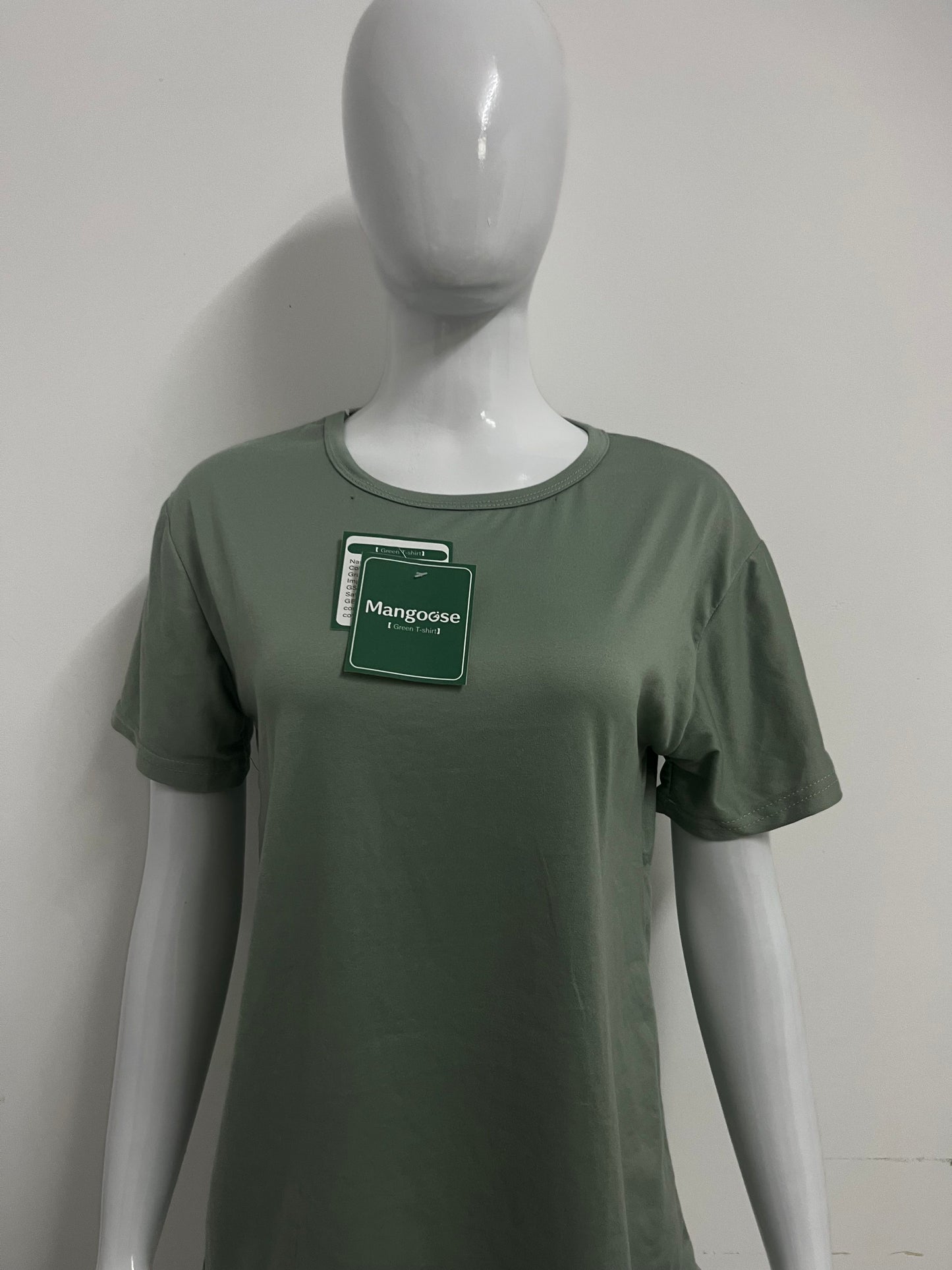 【Mangoose Relaxed-Fit Crew Neck T-shirt】—— Everyday Comfort with a Subtle Pop of Color