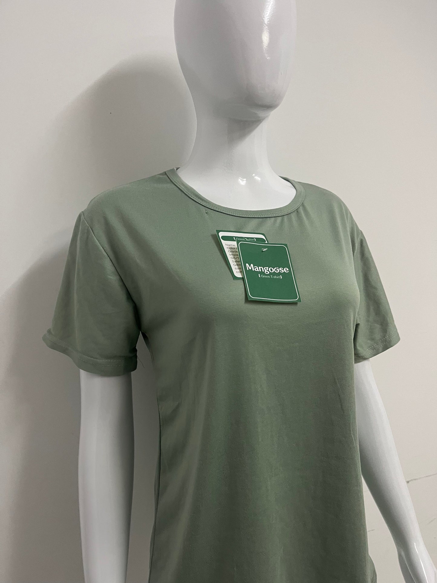 【Mangoose Relaxed-Fit Crew Neck T-shirt】—— Everyday Comfort with a Subtle Pop of Color