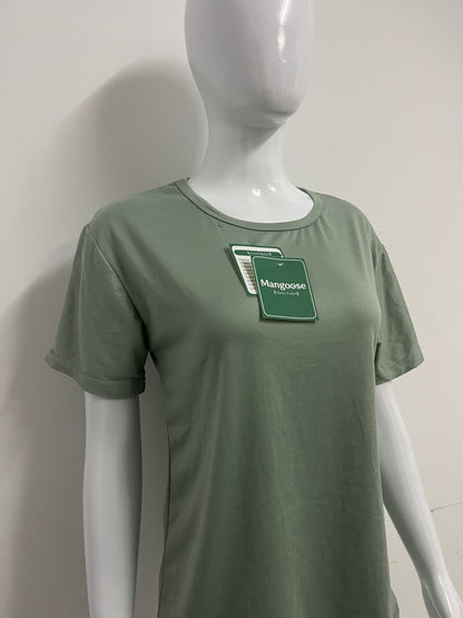 【Mangoose Relaxed-Fit Crew Neck T-shirt】—— Everyday Comfort with a Subtle Pop of Color