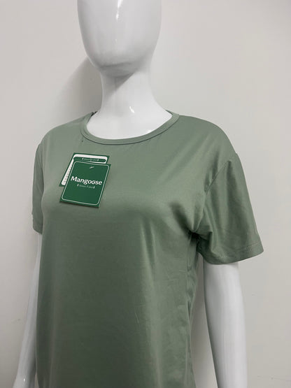 【Mangoose Relaxed-Fit Crew Neck T-shirt】—— Everyday Comfort with a Subtle Pop of Color