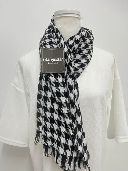 【Marginstar Houndstooth Scarf】—— Timeless Elegance for Every Outfit