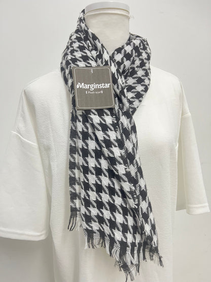 【Marginstar Houndstooth Scarf】—— Timeless Elegance for Every Outfit