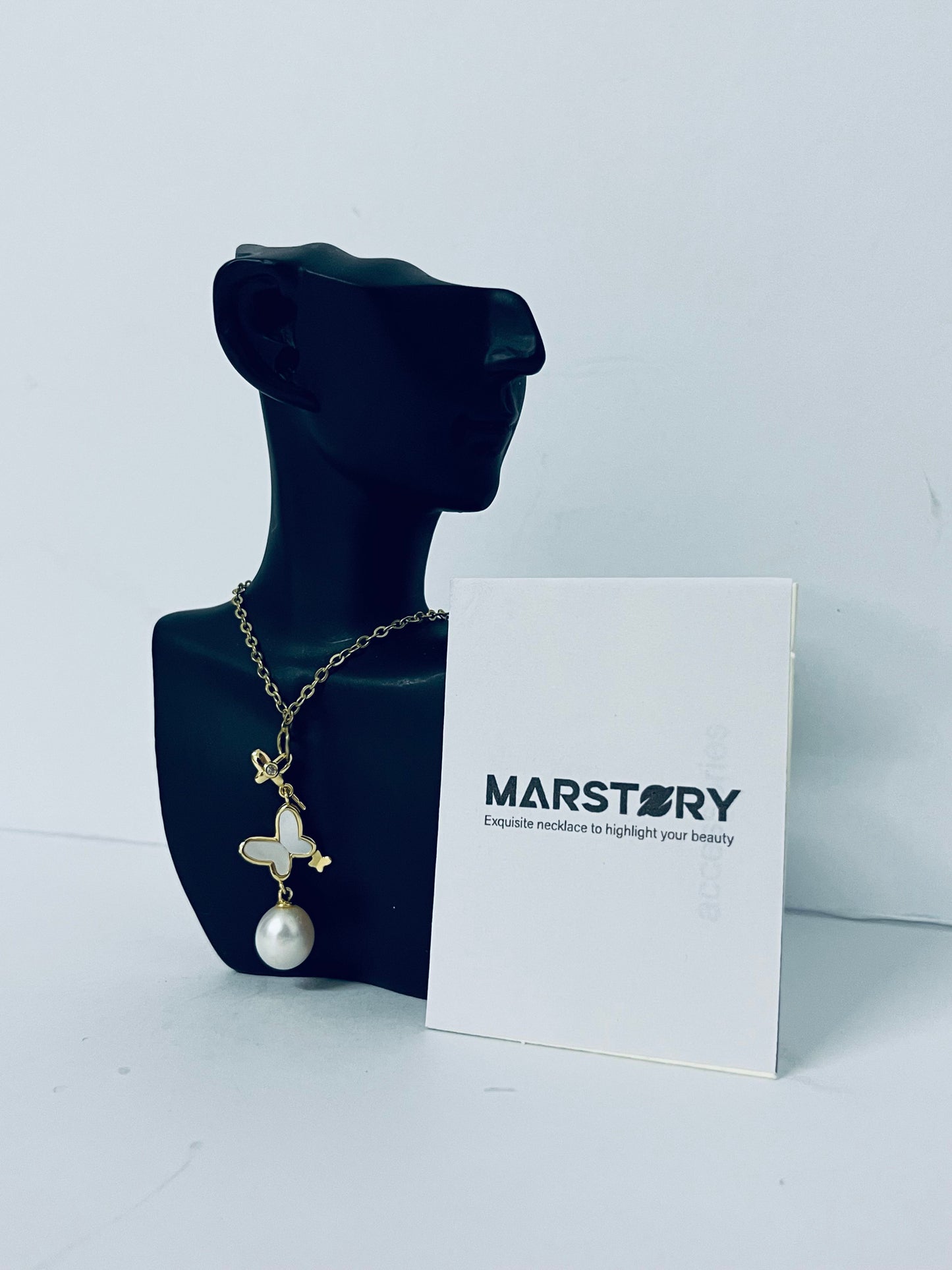 MARSTORY Women Butterfly Pendant Clavicle Chain Necklace Gold Pearl Butterfly Necklace Personality Temperament and Design Pearl Necklace Jewelry Gifts