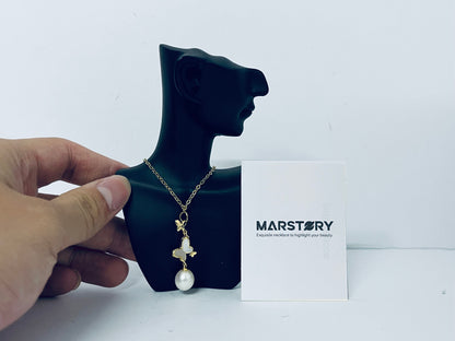 MARSTORY Women Butterfly Pendant Clavicle Chain Necklace Gold Pearl Butterfly Necklace Personality Temperament and Design Pearl Necklace Jewelry Gifts