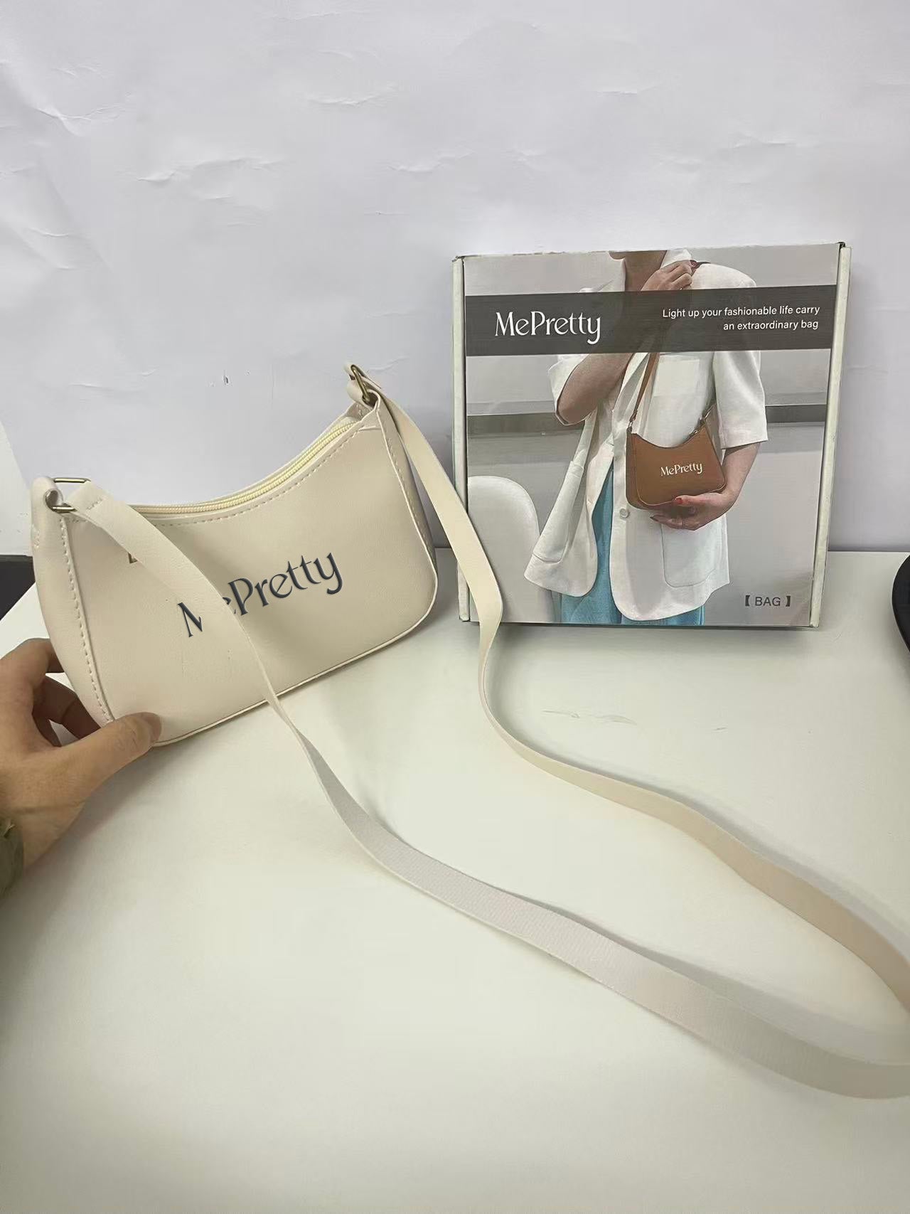 【MePretty Minimalist Crescent Crossbody Bag】—— Practical Choice of Style & Convenience