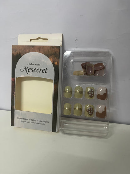 [Mesecret False nails]——Mesecret Retro Oil Painting Press-On Nails - Short Square Color-Block Nail Art