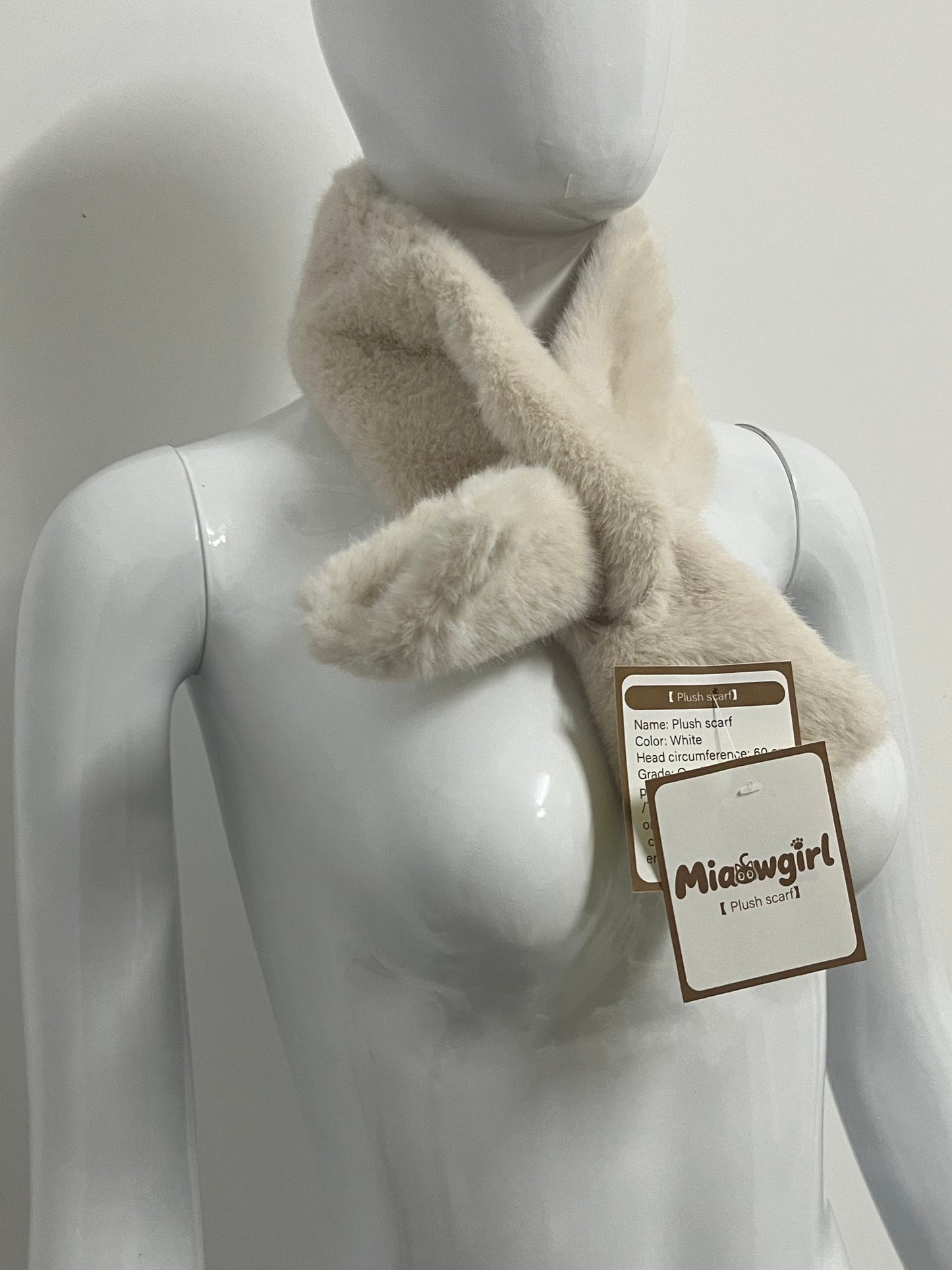 【Miaowgirl Plush Faux Fur Scarf】—— Luxurious Warmth & Effortless Style for Chilly Days