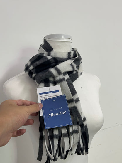 Misscake Black and White Plaid Fringe Scarf, Winter Warm Classic Versatile Fashion Scarf