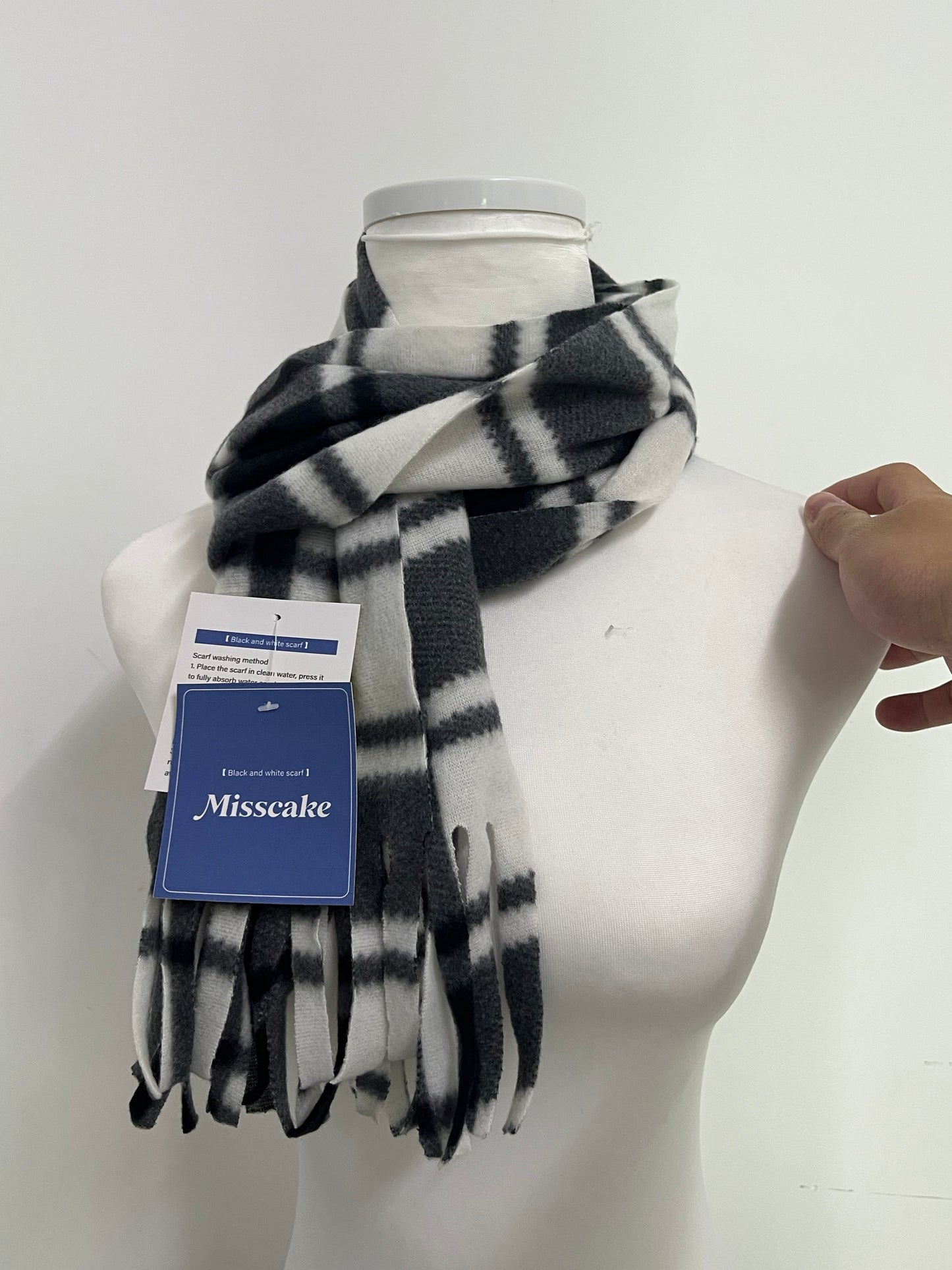 Misscake Black and White Plaid Fringe Scarf, Winter Warm Classic Versatile Fashion Scarf