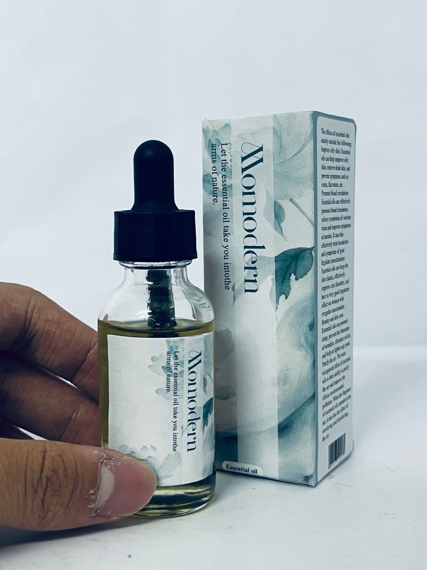 Momodern Natural Essential Oil, Multi-Effect for Skin Care & Circulation, Aromatherapy Massage & Sleep Aid, Plant-Derived Healing Oil