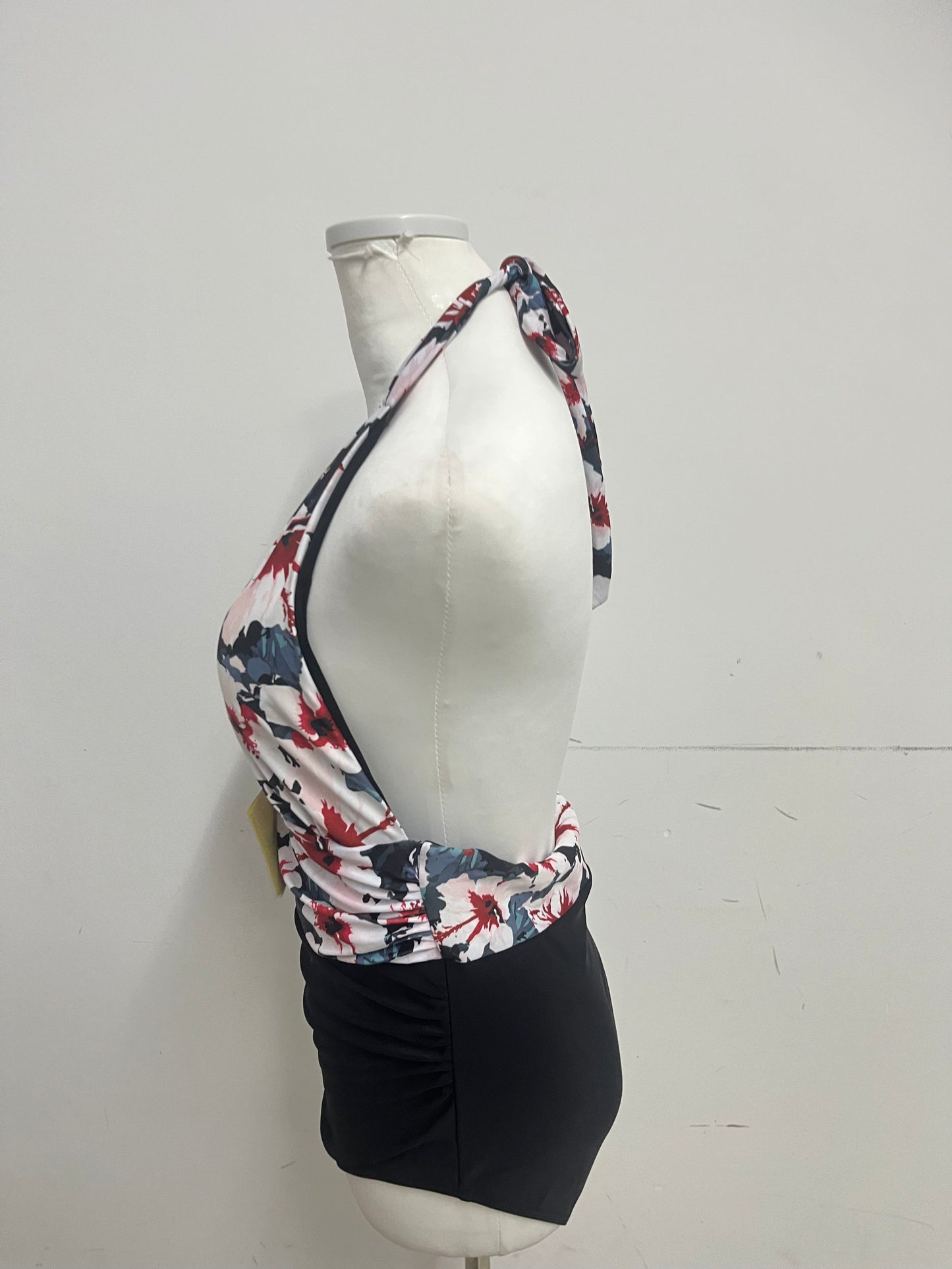 【Montheart Floral Halter Swimsuit】—— Stylish Choice of Beach & Vacation Wear