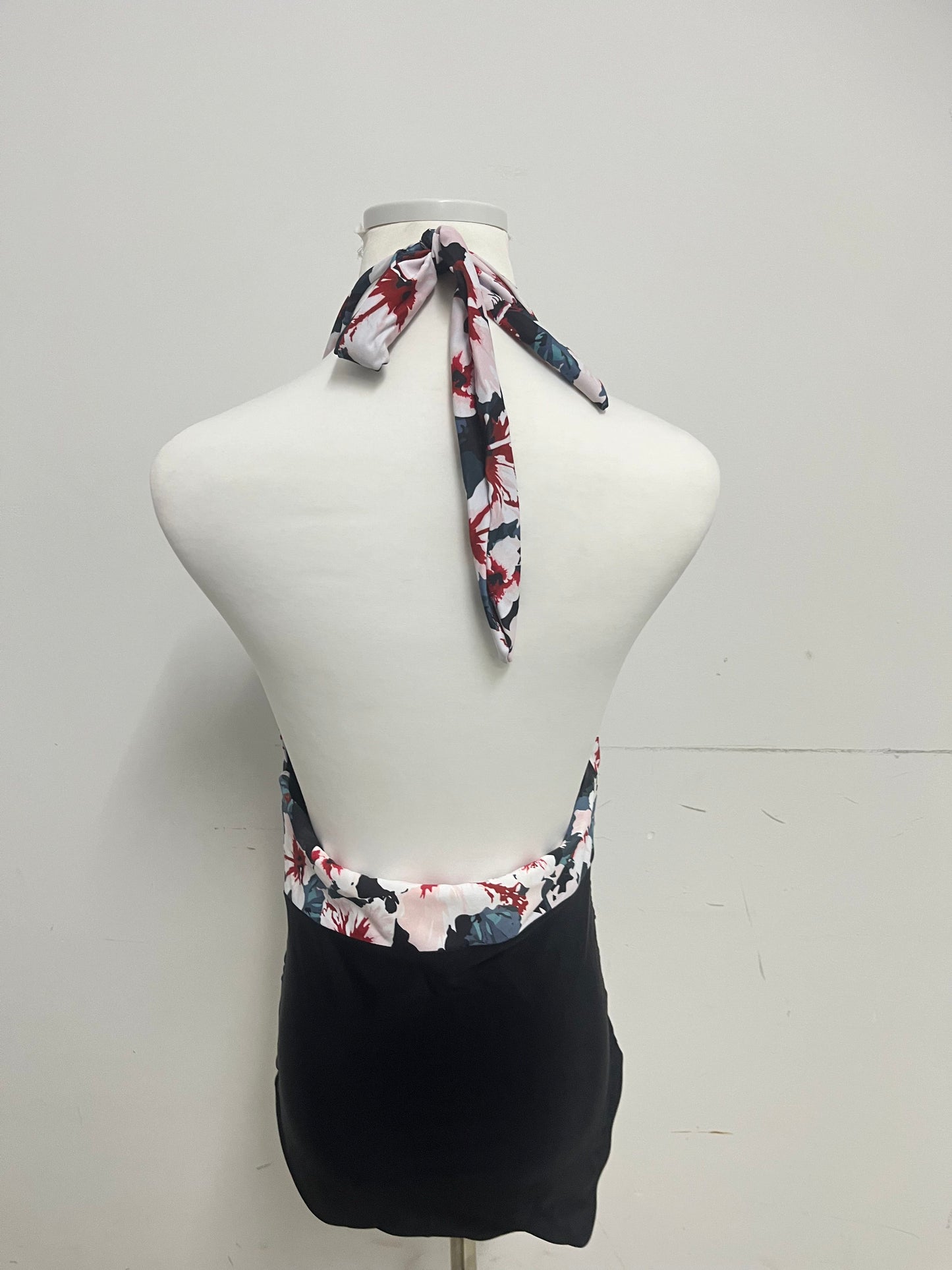 【Montheart Floral Halter Swimsuit】—— Stylish Choice of Beach & Vacation Wear