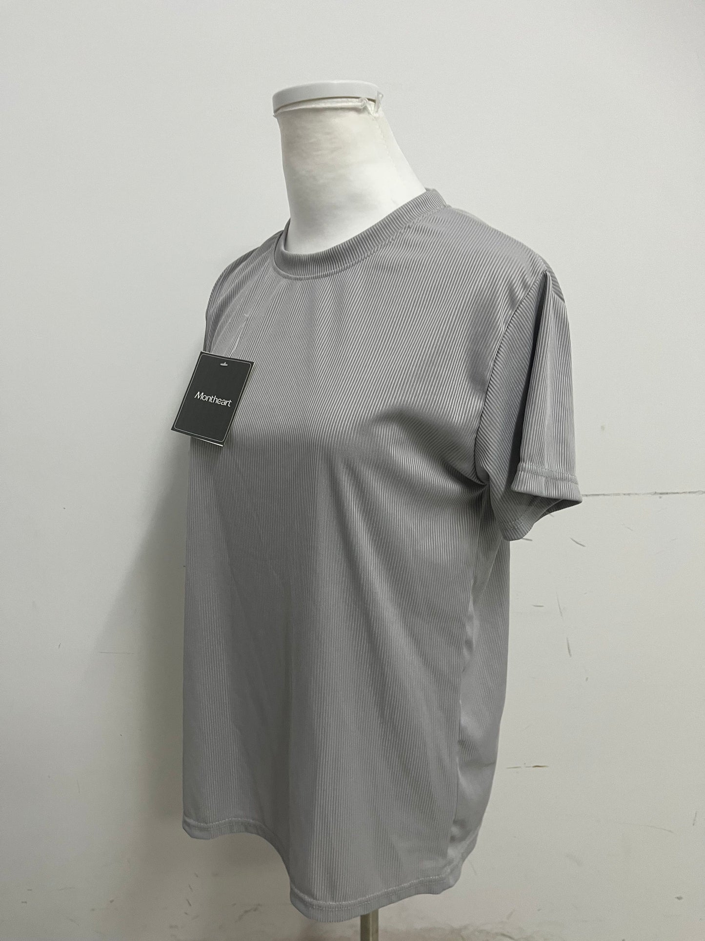 【Montheart Light Gray Striped T-shirt】—— Sleek Choice of Daily & Casual Wear