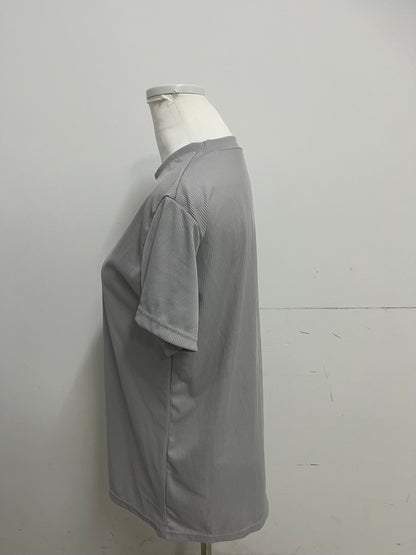 【Montheart Light Gray Striped T-shirt】—— Sleek Choice of Daily & Casual Wear