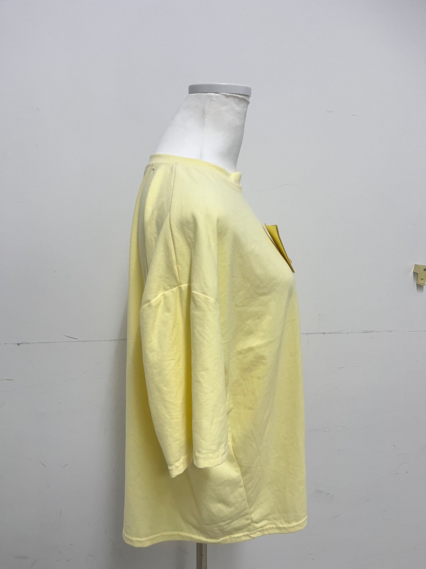 Moonion T-Shirt - 100% Mulberry Silk Yellow for Effortless Luxury