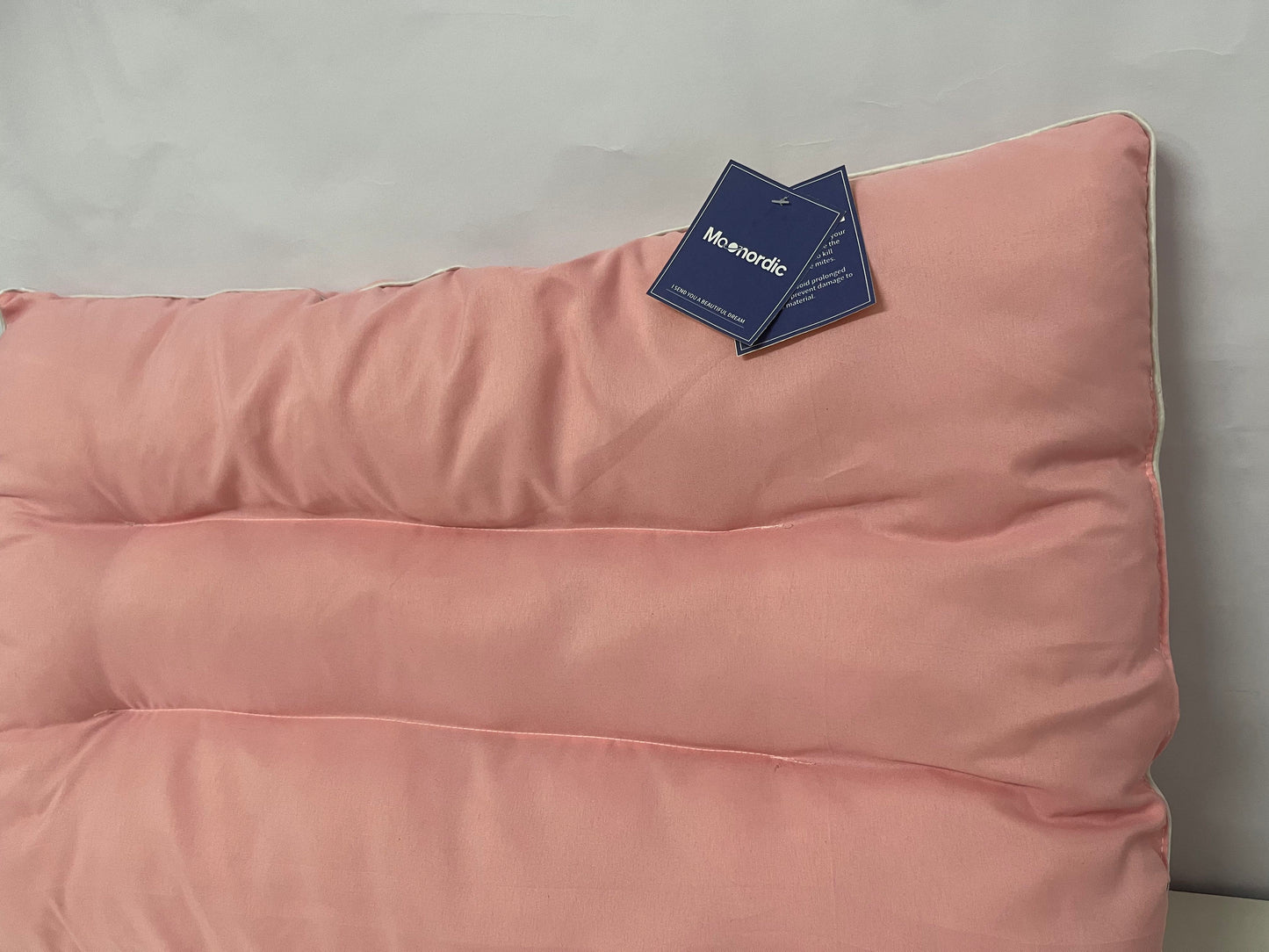 Moonordic Silky Smooth Pillow Cherry Blossom Pink Comfortable & Skin-Friendly A Great Rest Item for Sleep & Neck Care