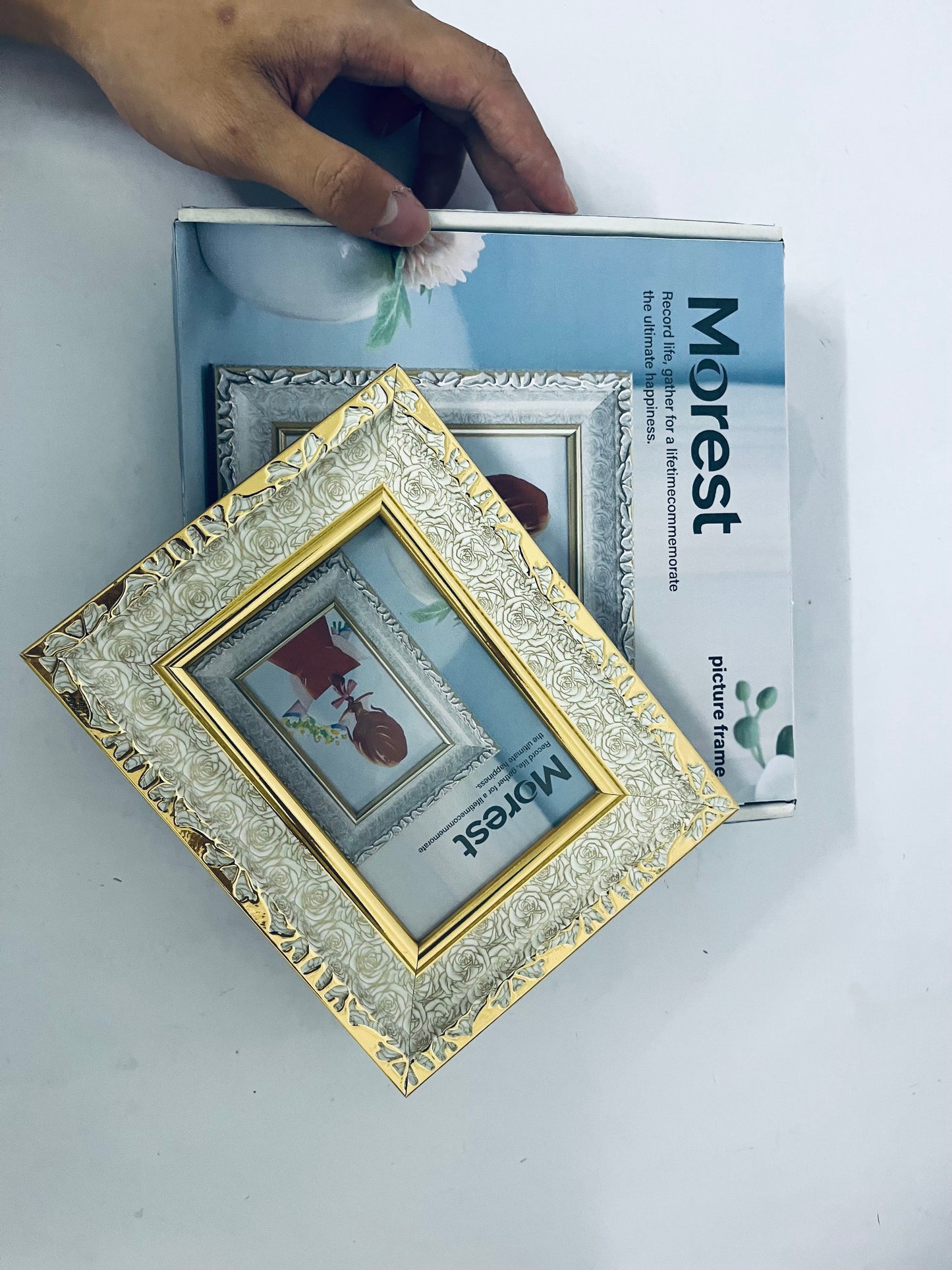 Morest European Vintage Pattern Picture Frame, Light Luxury Art Tabletop Frame to Freeze Beautiful Moments in Life