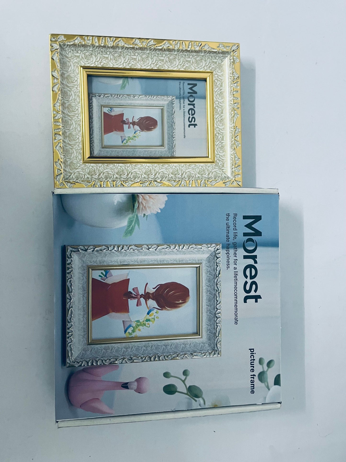 Morest European Vintage Pattern Picture Frame, Light Luxury Art Tabletop Frame to Freeze Beautiful Moments in Life