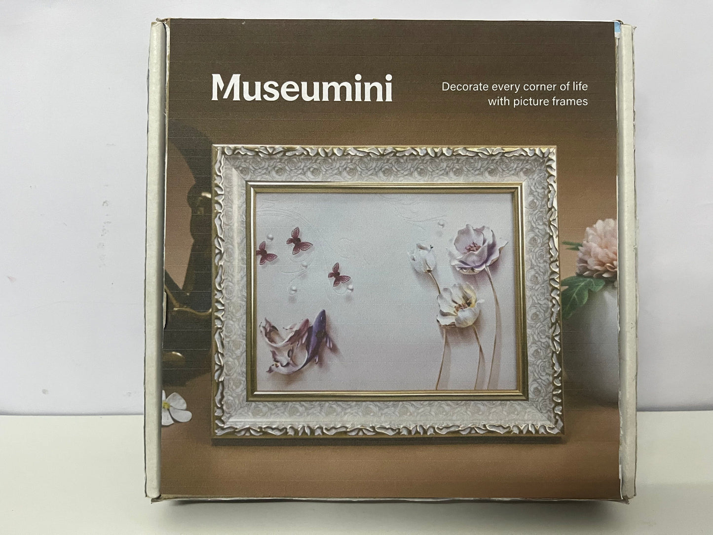 [Museumini Picture frames]-European Retro Carved Photo Frame - Light Luxury Gold-White Contrast Tabletop Frame