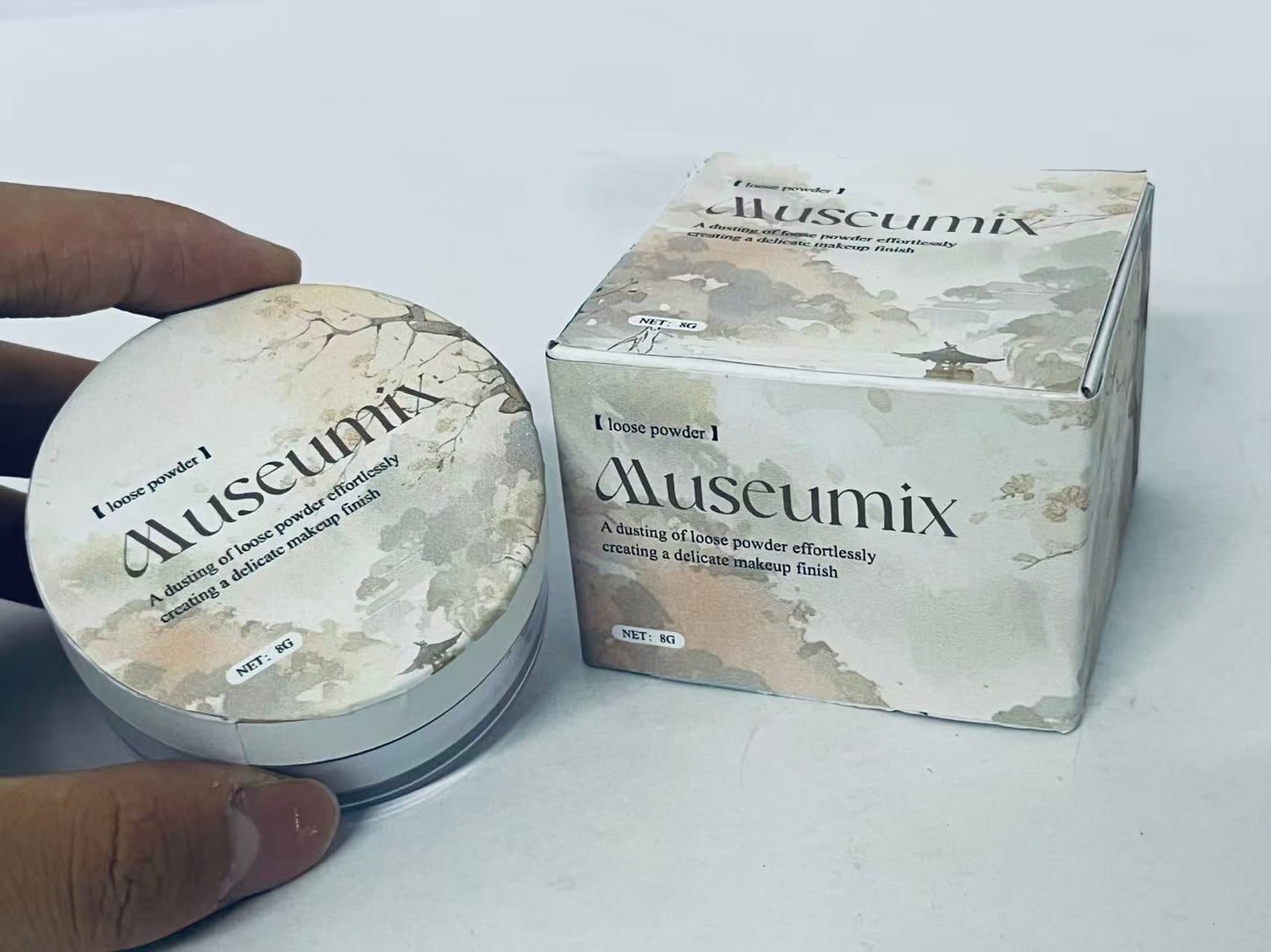Museumix Loose Setting Powder, Lightweight & Long-Lasting Oil Control, Silky Smooth for Soft-Focus Finish, Oriental Aesthetic Packaging, 8g