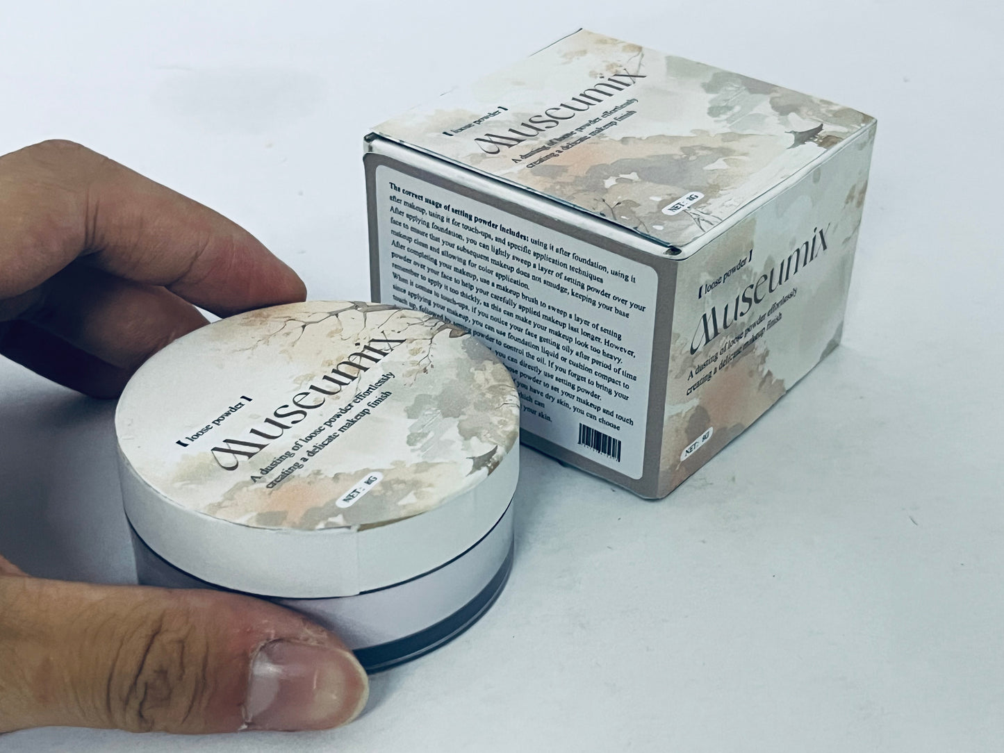 Museumix Loose Setting Powder, Lightweight & Long-Lasting Oil Control, Silky Smooth for Soft-Focus Finish, Oriental Aesthetic Packaging, 8g