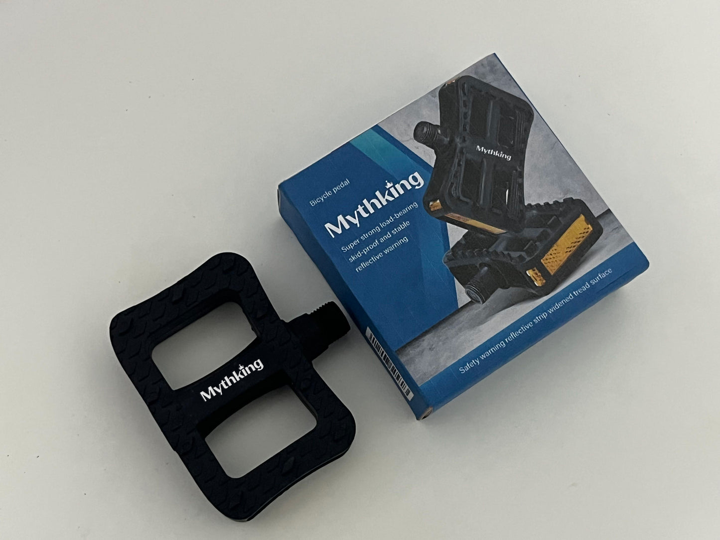 [Mythking Vehicle seat cushions]——Mythking Mountain Bike Pedals - Anti-Slip Reflective Lightweight Platform Pedals