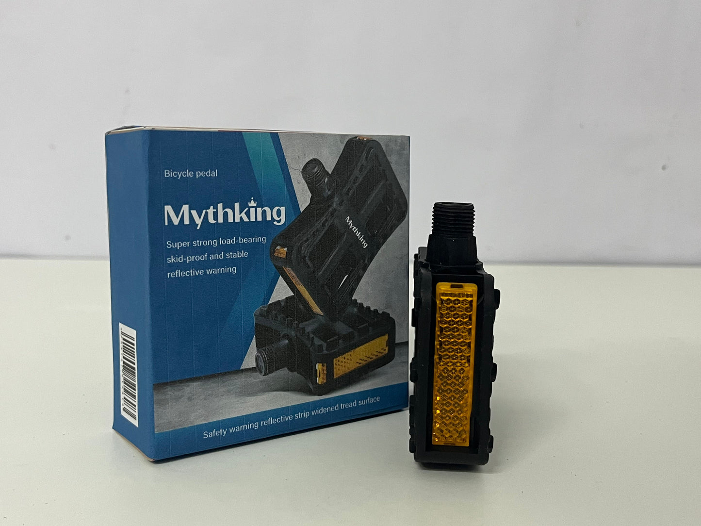 [Mythking Vehicle seat cushions]——Mythking Mountain Bike Pedals - Anti-Slip Reflective Lightweight Platform Pedals