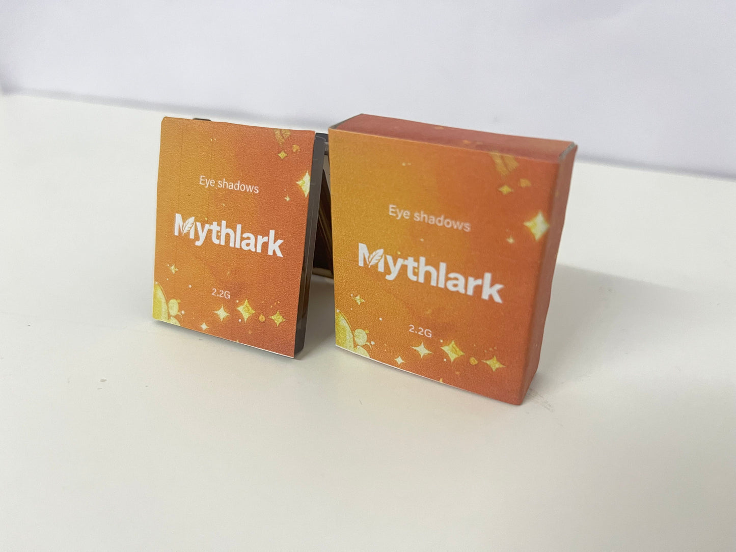 【Mythlark Metallic Gunmetal Shimmer Eyeshadow】—— Bold, Versatile Sparkle for Eye Looks