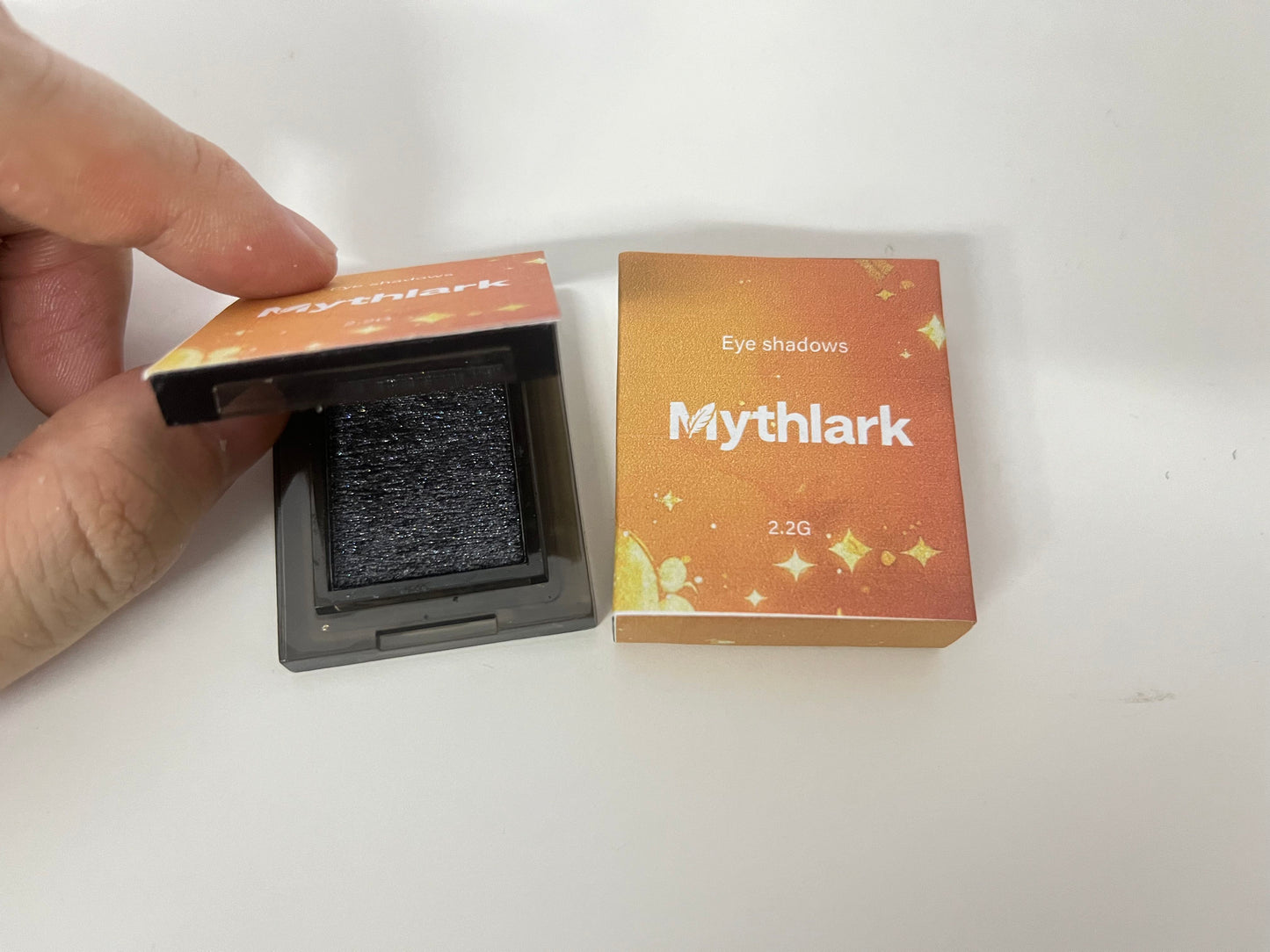 【Mythlark Metallic Gunmetal Shimmer Eyeshadow】—— Bold, Versatile Sparkle for Eye Looks