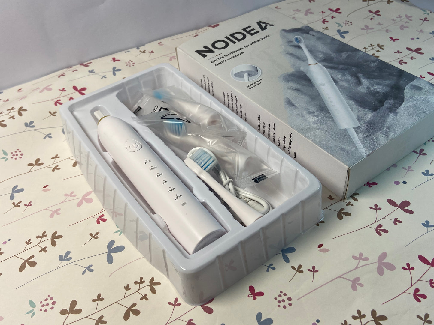 NOIDEA Simple Clean Rechargeable Electric Powered Toothbrush, Pure White with 4 Gentle Care Brush Head Automatic Pressure Sensor to Protect Gums - 3 Modes -2 Min Timer