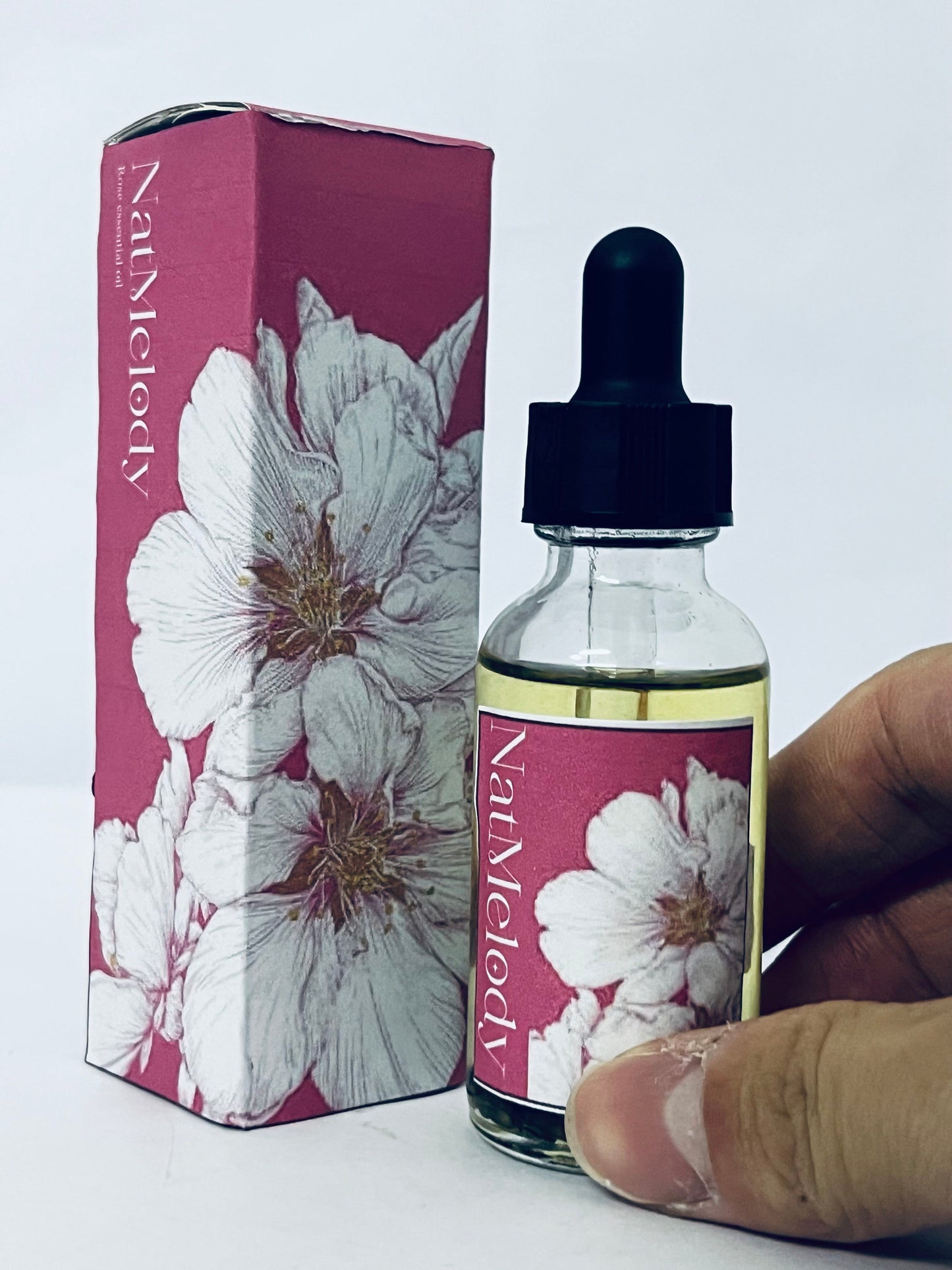 NatMelody White Tea Diffuser Oil - Luxury Essential Oils for Diffuser Refill & Air Freshener Room Spray, Long-Lasting, Natural Home Fragrance and Hotel Scent for Diffusers & Machines