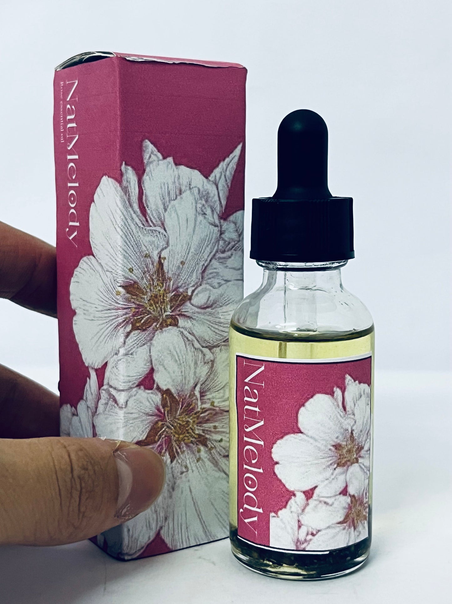 NatMelody White Tea Diffuser Oil - Luxury Essential Oils for Diffuser Refill & Air Freshener Room Spray, Long-Lasting, Natural Home Fragrance and Hotel Scent for Diffusers & Machines