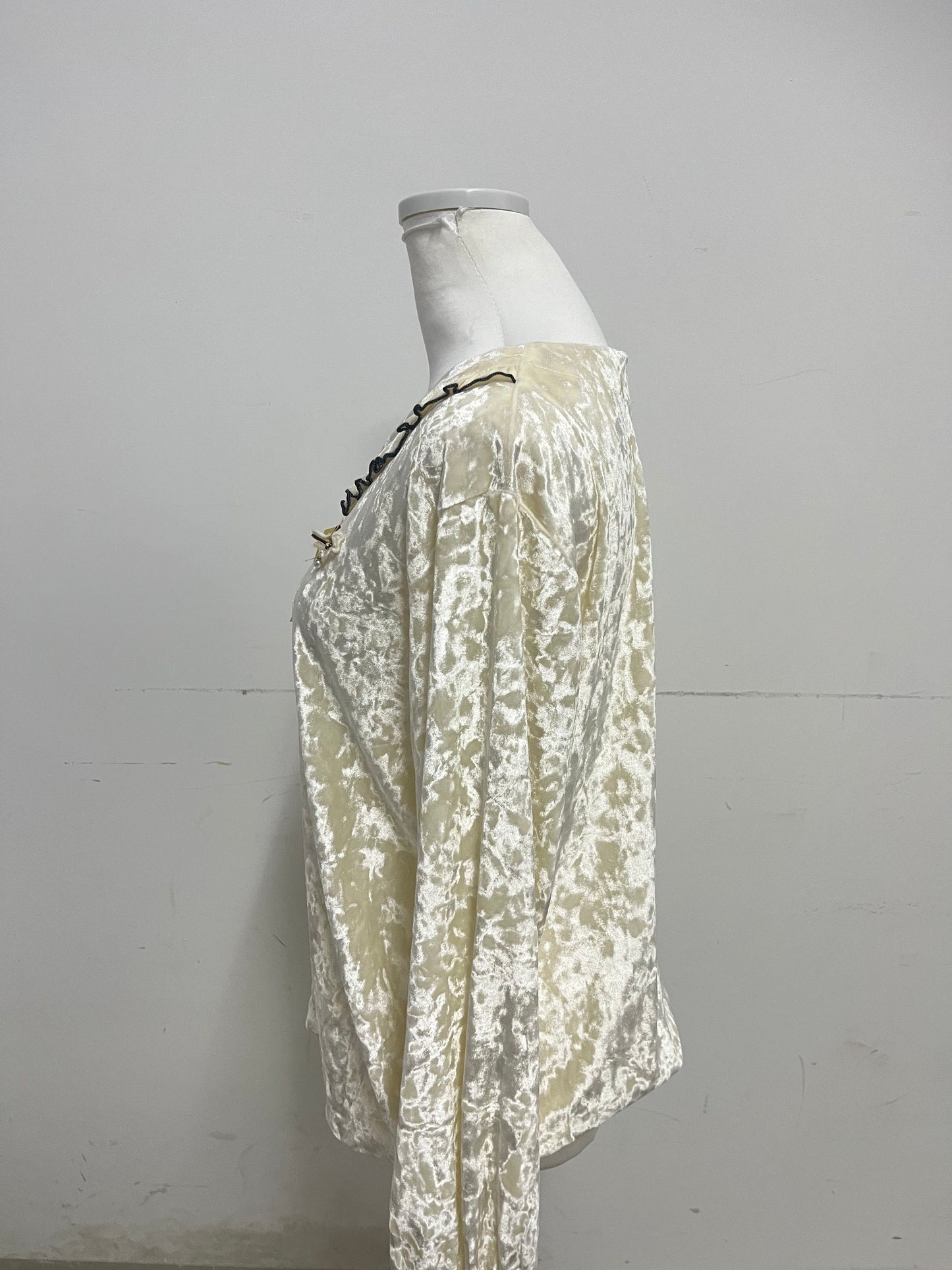 Novangle Sleepwear Velvet Ruffled Loungewear Jacket Gentle Texture Retro Elegance A Luxurious Choice for Home Relaxation