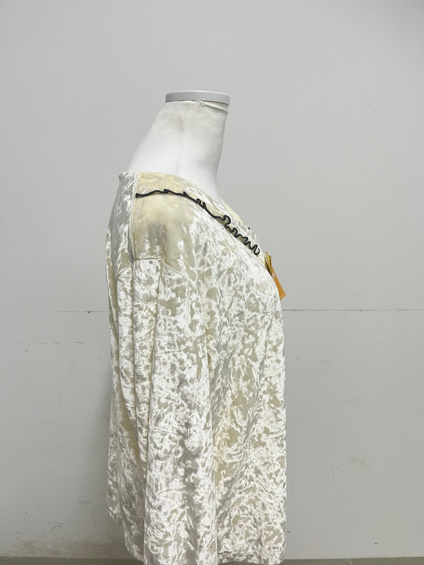 Novangle Sleepwear Velvet Ruffled Loungewear Jacket Gentle Texture Retro Elegance A Luxurious Choice for Home Relaxation