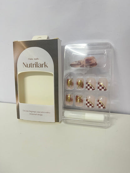 Nutrilark Retro Plaid & Gilded Fake Nails Exquisite Item for Fingertip Atmosphere
